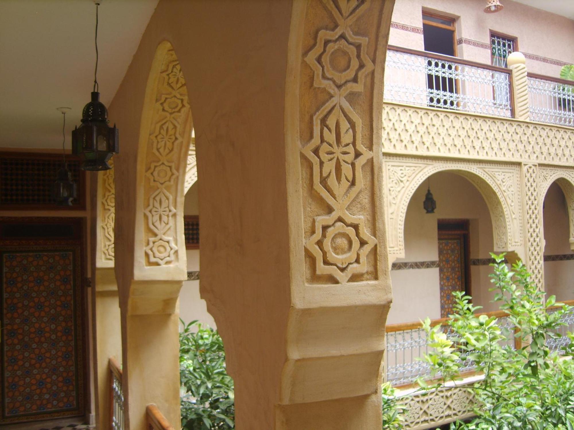 Riad Les Chrifis Navette Aeroport 24 Sur 24 Fes Ngoại thất bức ảnh